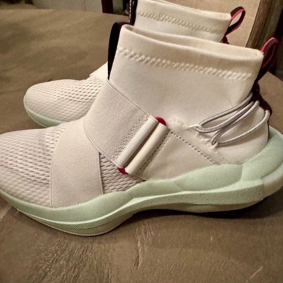 SOREL - Explorer Defy Mid NWT 8 New in Box! Sea Salt/Sea Sprite - Picture 16 of 16